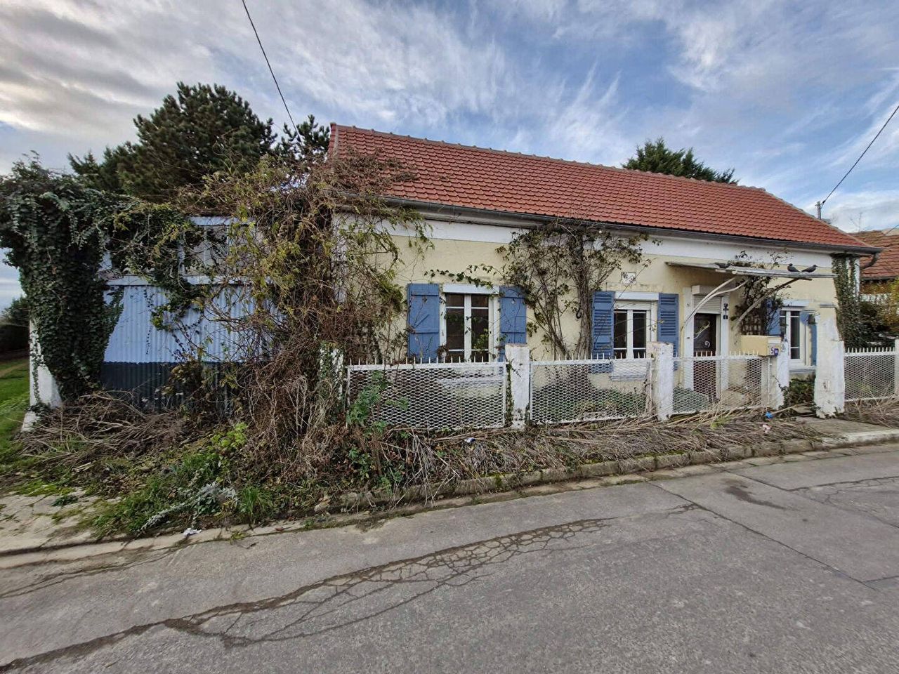 Maison  avec gîte à Cappy ( 80172 )